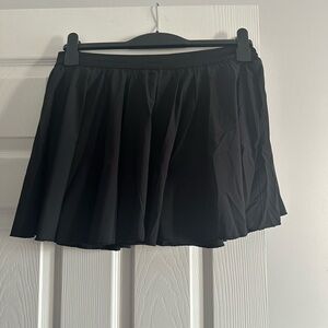 NWOT Aerie Black Pleated Mini Skort